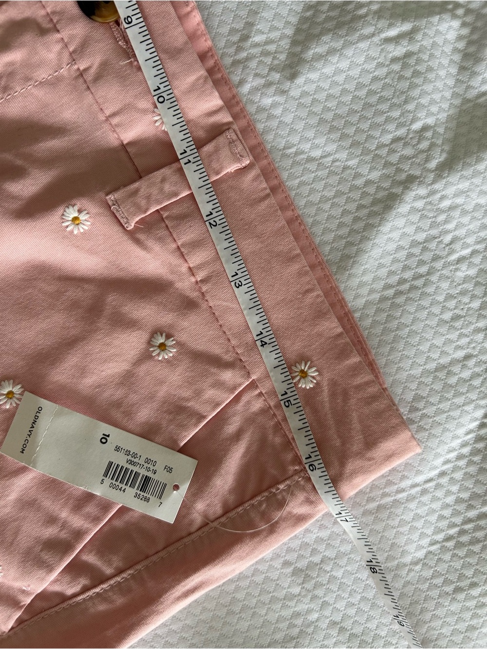 Old Navy Pink Daisy Embroidered Women’s Shorts